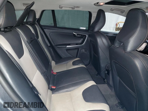 2017 Volvo V60 z VIN YV440MWK5H1025139, wystawiony jako Copart lot #42007303 z przebiegiem 137 448 mil mil oraz . Historia ofert i sprzedaży dostępna na DreamBid. Obrazek 10.