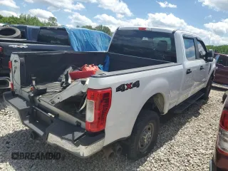 2018 Ford Super Duty F-250 SRW XL with VIN 1FT7W2BT6JEC36382, listed as a Copart auction lot 50999365 with 174,298 mi miles and Salvage Title. Bid and sale history available at carsss.com. Image 3.