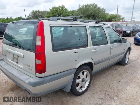 2000 Volvo V70 with VIN YV1LZ56D2Y2716564, listed as a IAAI auction lot 42128598 with 1 mi miles. Bid and sale history available at carsss.com. Image 4.