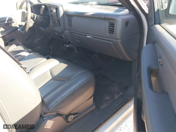 2005 Chevrolet Silverado 1500 Work Truck with VIN 1GCEC14X85Z237025, listed as a IAAI auction lot 41846828 with 101,102 mi miles. Bid and sale history available at carsss.com. Image 5.