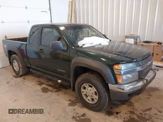 2005 Chevrolet Colorado LS Z71 with VIN 1GCDT196858193853, listed as a IAAI auction lot 41664013 with 184,424 mi miles. Bid and sale history available at carsss.com. Image 1.