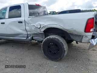2015 Ram 2500 Tradesman с VIN 3C6UR5CL6FG639196, выставлен на аукционе IAAI как лот 42240407 с пробегом 172 557 миль миль и . История ставок и продаж доступна на DreamBid. Изображение 6.