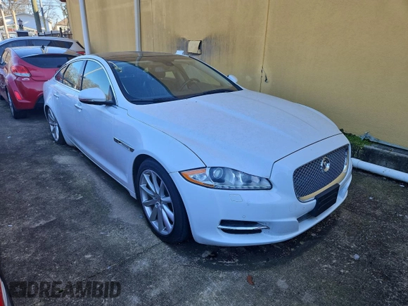 2013 Jaguar XJ с VIN SAJWJ1CD7D8V49599, выставлен на аукционе Copart как лот 43230675 с пробегом 133 163 миль миль и Чистый • Clean title. История ставок и продаж доступна на DreamBid. Изображение 1.