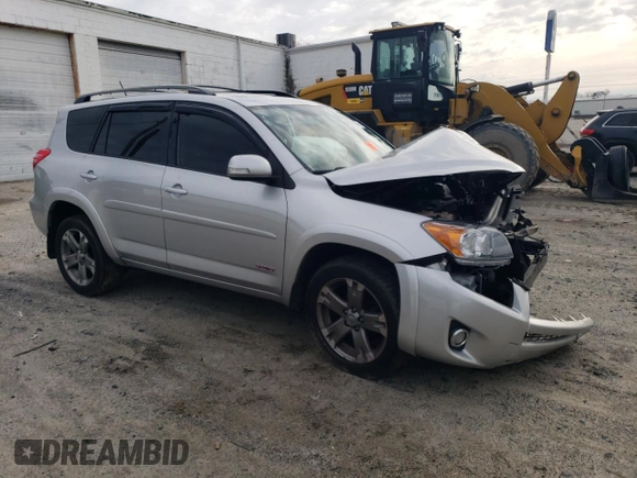 2011 Toyota RAV4 Sport z VIN JTMRF4DVXB5038649, wystawiony jako Copart lot #44955305 z przebiegiem Nie podano mil oraz Szkoda całkowita • Salvage title. Historia ofert i sprzedaży dostępna na DreamBid. Obrazek 4.