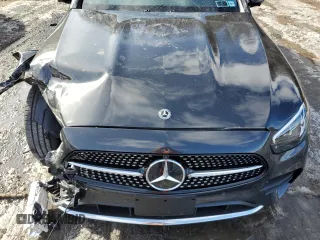 2022 Mercedes-Benz E 350 z VIN W1KZF8EB7NB038941, wystawiony jako Copart lot #45386235 z przebiegiem 13 318 mil mil oraz Szkoda całkowita • Salvage title. Historia ofert i sprzedaży dostępna na DreamBid. Obrazek 11.
