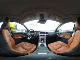 2017 Volvo S60 Inscription z VIN LYV402TK3HB196430, wystawiony jako IAAI lot #41301147 z przebiegiem 20 188 mil mil oraz . Historia ofert i sprzedaży dostępna na DreamBid. Obrazek 18.