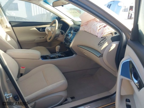 2014 Nissan Altima 2.5 with VIN 1N4AL3AP2EC141527, listed as a IAAI auction lot 40741182 with 60,826 mi miles. Bid and sale history available at carsss.com. Image 5.