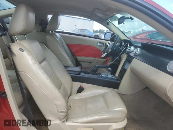2008 Ford Mustang Deluxe с VIN 1ZVHT80N185120034, выставлен на аукционе Copart как лот 59622095 с пробегом 152 983 миль миль и Списание • Salvage title. История ставок и продаж доступна на DreamBid. Изображение 7.