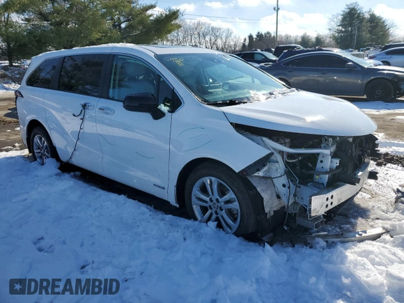 2021 Toyota Sienna XSE with VIN 5TDXSKFCXMS019566, listed as a Copart auction lot 41416915 with 65,157 mi miles and Salvage Title. Bid and sale history available at carsss.com. Image 4.