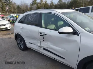 2022 Kia Niro LX with VIN KNDCB3LC6N5524214, listed as a IAAI auction lot 41259745 with 46,815 mi miles. Bid and sale history available at carsss.com. Image 6.