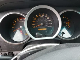 2008 Toyota 4Runner SR5 z VIN JTEBU14R58K029677, wystawiony jako Copart lot #48015485 z przebiegiem 251 517 mil mil oraz Czysty tytuł • Clean title. Historia ofert i sprzedaży dostępna na DreamBid. Obrazek 9.