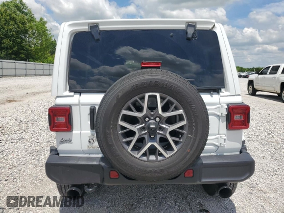 2024 Jeep Wrangler Sahara z VIN 1C4PJXEN9RW367840, wystawiony jako Copart lot #56661775 z przebiegiem 9 068 mil mil oraz Szkoda całkowita • Salvage title. Historia ofert i sprzedaży dostępna na DreamBid. Obrazek 6.