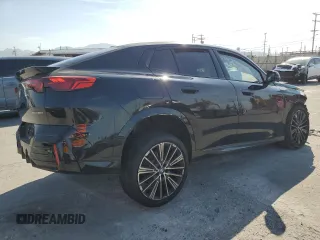 2025 BMW X2 xDrive28i z VIN WBX63GM09S5090407, wystawiony jako Copart lot #53988435 z przebiegiem 2 675 mil mil oraz Szkoda całkowita • Salvage title. Historia ofert i sprzedaży dostępna na DreamBid. Obrazek 3.