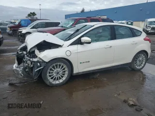 2016 Ford Focus Electric z VIN 1FADP3R41GL257400, wystawiony jako Copart lot #82003833 z przebiegiem 69 426 mil mil oraz . Historia ofert i sprzedaży dostępna na DreamBid. Obrazek 1.