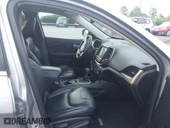 2017 Jeep Cherokee Limited with VIN 1C4PJLDB6HW526697, listed as a IAAI auction lot 42760984 with 191,897 mi miles and . Bid and sale history available at DreamBid. Image 5.