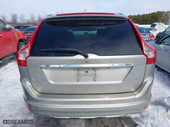 2016 Volvo XC60 T5 Drive-E Premier with VIN YV440MDK5G2796227, listed as a IAAI auction lot 41630864 with 82,251 mi miles. Bid and sale history available at carsss.com. Image 17.