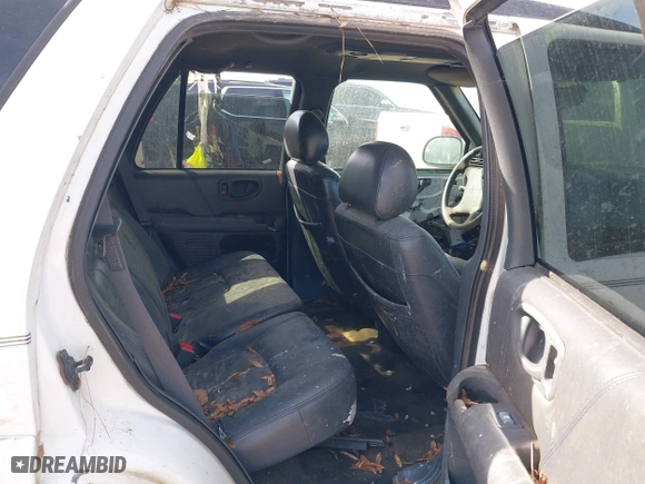 1998 Oldsmobile Bravada with VIN 1GHDT13W2W2706912, listed as a IAAI auction lot 41629870 with 210,907 mi miles. Bid and sale history available at carsss.com. Image 8.