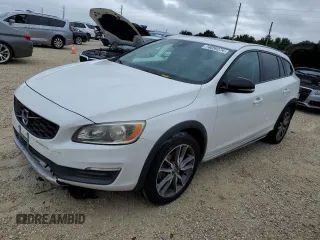 2015 Volvo V60 Cross Country T5 with VIN YV4612HK3F1002060, listed as a Copart auction lot 74659274 with 0 mi miles and Salvage Title. Bid and sale history available at carsss.com. Image 1.