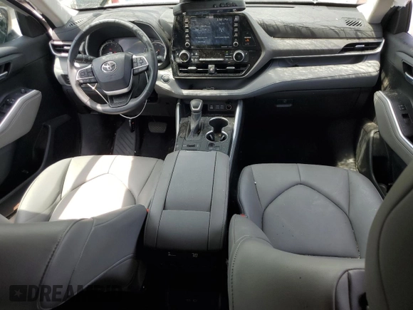 2022 Toyota Highlander XLE z VIN 5TDGZRBH3NS254141, wystawiony jako Copart lot #55397545 z przebiegiem 12 352 mil mil oraz Szkoda całkowita • Salvage title. Historia ofert i sprzedaży dostępna na DreamBid. Obrazek 8.