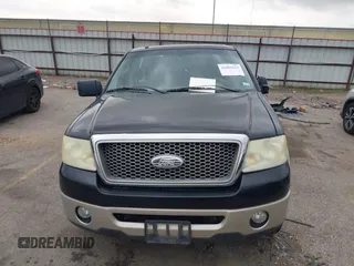 2007 Ford F-150 XLT z VIN 1FTPW12V57KC76801, wystawiony jako IAAI lot #42485652 z przebiegiem Nie podano mil oraz . Historia ofert i sprzedaży dostępna na DreamBid. Obrazek 11.