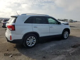 2015 Kia Sorento EX z VIN 5XYKU4A74FG638111, wystawiony jako Copart lot #59790905 z przebiegiem 81 056 mil mil oraz Szkoda całkowita • Salvage title. Historia ofert i sprzedaży dostępna na DreamBid. Obrazek 3.