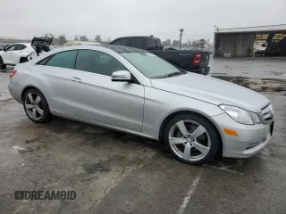 2013 Mercedes-Benz E 350 with VIN WDDKJ5KB7DF190650, listed as a Copart auction lot 44442755 with 194,823 mi miles and Salvage title. Bid and sale history available at DreamBid. Image 4.