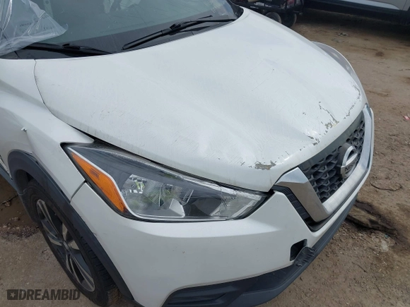 2018 Nissan Kicks SV with VIN 3N1CP5CU1JL533504, listed as a IAAI auction lot 41670961 with 74,737 mi miles. Bid and sale history available at carsss.com. Image 6.
