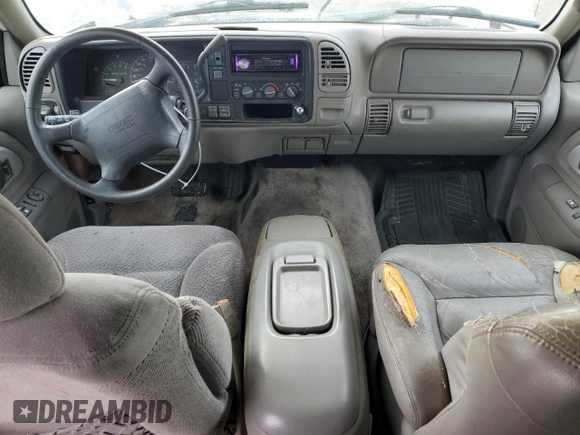 1997 GMC Suburban with VIN 3GKFK16RXVG501646, listed as a Copart auction lot 45849265 with 301,974 mi miles and Clean title. Bid and sale history available at DreamBid. Image 8.