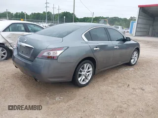 2014 Nissan Maxima S z VIN 1N4AA5AP7EC463582, wystawiony jako IAAI lot #42194403 z przebiegiem 153 719 mil mil oraz . Historia ofert i sprzedaży dostępna na DreamBid. Obrazek 4.