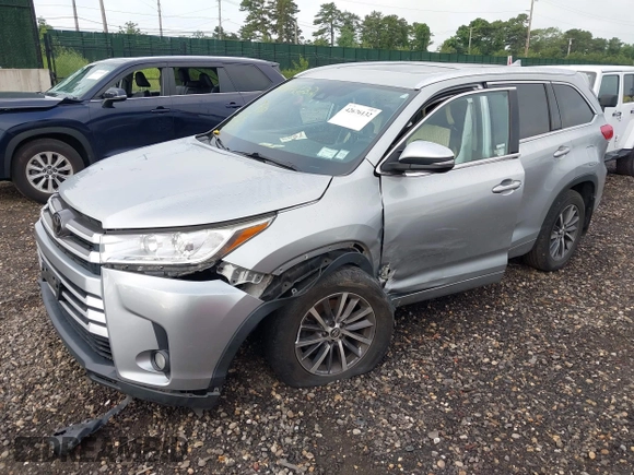 2018 Toyota Highlander SE with VIN 5TDJZRFH6JS550104, listed as a IAAI auction lot 42676132 with 107,807 mi miles and . Bid and sale history available at DreamBid. Image 18.