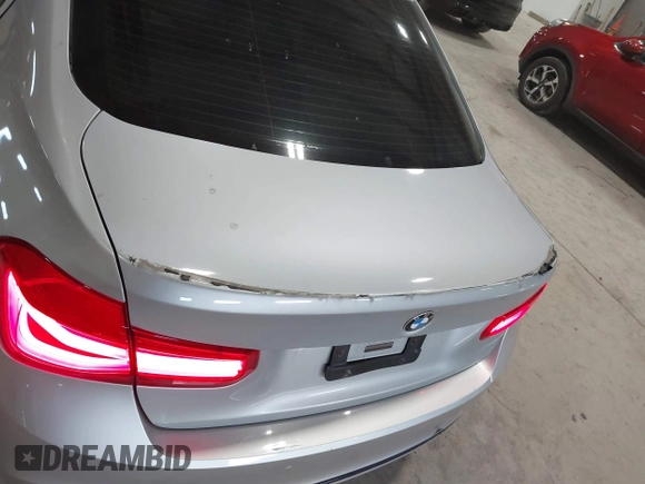 2018 BMW 3 Series 330i xDrive with VIN WBA8D9G50JNU66817, listed as a IAAI auction lot 41859913 with 44,990 mi miles. Bid and sale history available at carsss.com. Image 18.