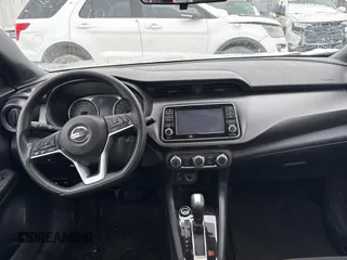 2020 Nissan Kicks S z VIN 3N1CP5BV6LL552157, wystawiony jako Copart lot #50722815 z przebiegiem 150 701 mil mil oraz Szkoda całkowita • Salvage title. Historia ofert i sprzedaży dostępna na DreamBid. Obrazek 9.