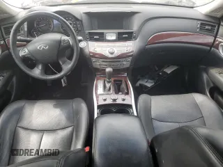 2018 Infiniti Q70 Luxe z VIN JN1BY1AP7JM180691, wystawiony jako Copart lot #50934325 z przebiegiem 44 096 mil mil oraz Szkody całkowita. Historia ofert i sprzedaży dostępna na DreamBid. Obrazek 8.