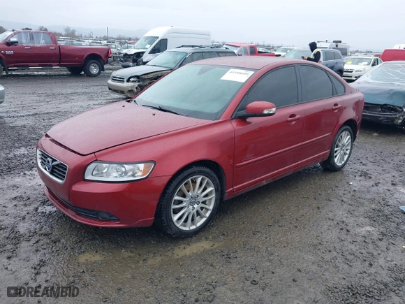 2011 Volvo S40 with VIN YV1672MS8B2549668, listed as a IAAI auction lot 41598609 with 71,445 mi miles. Bid and sale history available at carsss.com. Image 18.