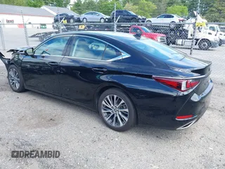 2019 Lexus ES 350 with VIN 58ABZ1B16KU042893, listed as a IAAI auction lot 42288578 with 13,765 mi miles and . Bid and sale history available at DreamBid. Image 3.