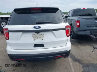 2017 Ford Police Interceptor Utility z VIN 1FM5K8AR2HGA94294, wystawiony jako IAAI lot #42091686 z przebiegiem 155 422 mil mil oraz . Historia ofert i sprzedaży dostępna na DreamBid. Obrazek 16.