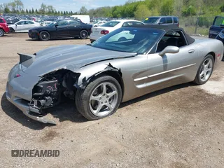 1999 Chevrolet Corvette z VIN 1G1YY32G3X5113891, wystawiony jako IAAI lot #42195222 z przebiegiem 71 797 mil mil oraz . Historia ofert i sprzedaży dostępna na DreamBid. Obrazek 2.
