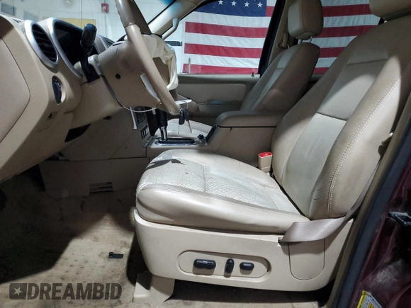 2008 Mercury Mountaineer Premier z VIN 4M2EU48838UJ18165, wystawiony jako Copart lot #48849065 z przebiegiem 135 813 mil mil oraz Szkoda całkowita • Salvage title. Historia ofert i sprzedaży dostępna na DreamBid. Obrazek 7.