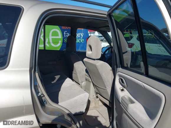 2005 Suzuki Grand Vitara LX with VIN JS3TD62V454200331, listed as a IAAI auction lot 41896812 with 122,974 mi miles. Bid and sale history available at carsss.com. Image 8.
