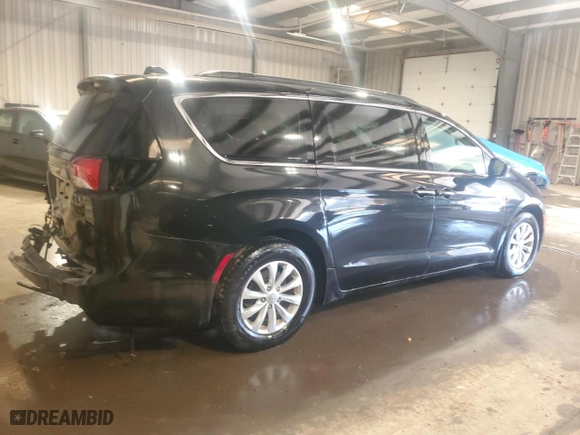 2019 Chrysler Pacifica Touring Plus with VIN 2C4RC1FG8KR679002, listed as a Copart auction lot 48704345 with 63,495 mi miles and Salvage Title. Bid and sale history available at carsss.com. Image 3.