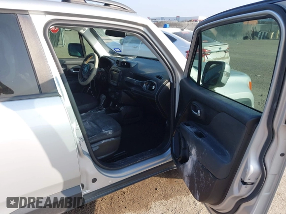 2018 Jeep Renegade Latitude with VIN ZACCJABB5JPJ51584, listed as a IAAI auction lot 41538967 with 85,592 mi miles and . Bid and sale history available at carsss.com. Image 5.