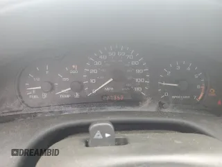 2000 Chevrolet Cavalier z VIN 3G1JC5243YS131221, wystawiony jako Copart lot #57304825 z przebiegiem 227 352 mil mil oraz Szkoda całkowita • Salvage title. Historia ofert i sprzedaży dostępna na DreamBid. Obrazek 9.