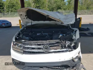2018 Volkswagen Atlas SE с VIN 1V2KR2CA9JC505919, выставлен на аукционе IAAI как лот 42450711 с пробегом 78 435 миль миль и . История ставок и продаж доступна на DreamBid. Изображение 12.