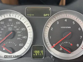 2012 Volvo C70 T5 with VIN YV1672MC2CJ127802, listed as a Copart auction lot 55505505 with 136,610 mi miles and Clean Title. Bid and sale history available at carsss.com. Image 8.