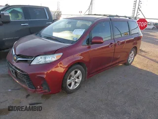 2018 Toyota Sienna LE Auto Access Seat with VIN 5TDKZ3DC2JS902975, listed as a IAAI auction lot 41313115 with 120,808 mi miles. Bid and sale history available at carsss.com. Image 17.