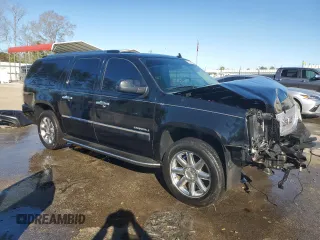 2011 GMC Yukon XL Denali with VIN 1GKS1MEF6BR218814, listed as a Copart auction lot 86041684 with 201,070 mi miles and Salvage Title. Bid and sale history available at carsss.com. Image 4.