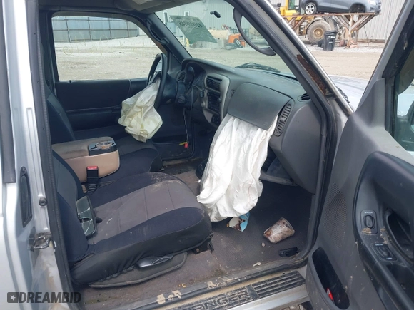 2003 Ford Ranger XL Fleet with VIN 1FTZR45E33PA54963, listed as a IAAI auction lot 42009846 with 202,702 mi miles. Bid and sale history available at carsss.com. Image 5.