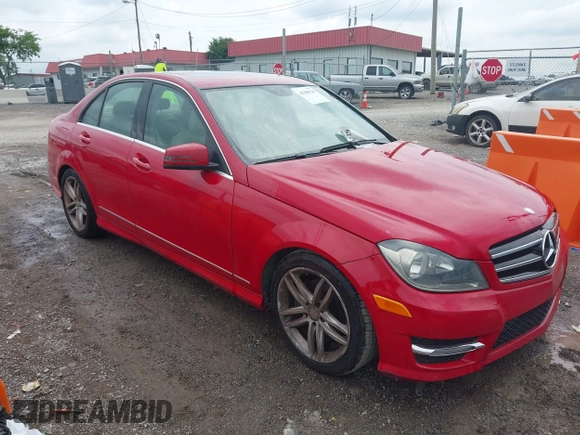 2014 Mercedes-Benz C 250 Sport z VIN WDDGF4HB9EA938841, wystawiony jako IAAI lot #42388729 z przebiegiem 182 422 mil mil oraz . Historia ofert i sprzedaży dostępna na DreamBid. Obrazek 17.