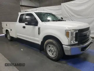2018 Ford F-250 XL z VIN 1FT7X2A69JEB43297, wystawiony jako Copart lot #49437605 z przebiegiem 166 211 mil mil oraz Czysty tytuł • Clean title. Historia ofert i sprzedaży dostępna na DreamBid. Obrazek 4.