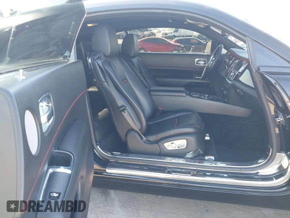 2016 Rolls-Royce Wraith z VIN SCA665C51GUX85992, wystawiony jako IAAI lot #41344751 z przebiegiem 42 675 mil mil oraz . Historia ofert i sprzedaży dostępna na DreamBid. Obrazek 5.